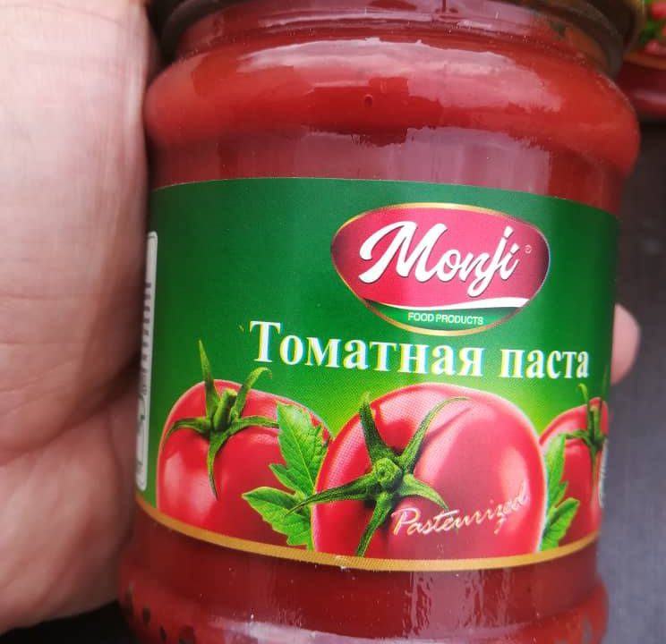 Томатная паста в стеклянной банке от компании Хазар Эсаре Варна.